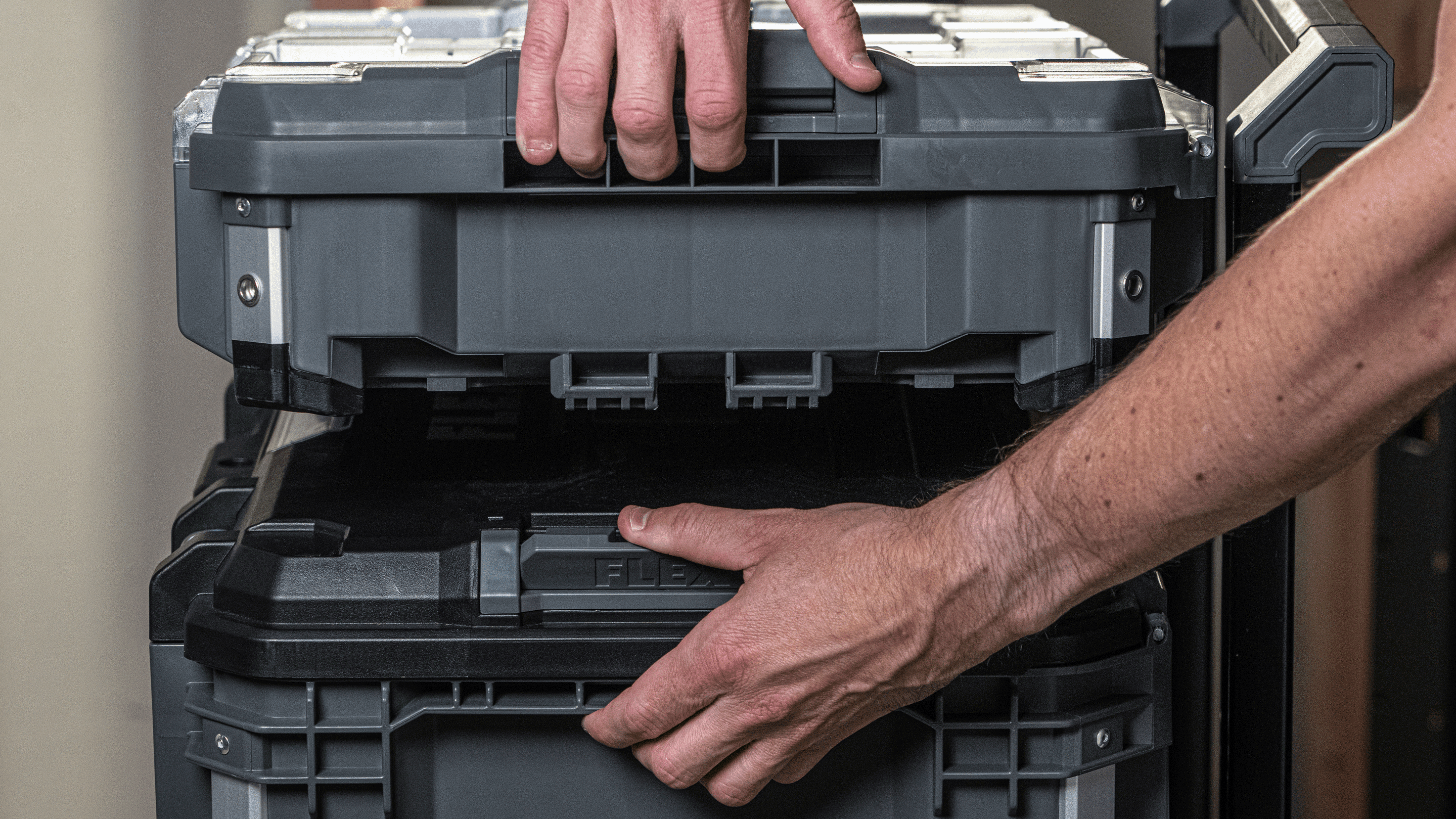 FLEX STACK PACK Quick-Connect Latches Tool Box 