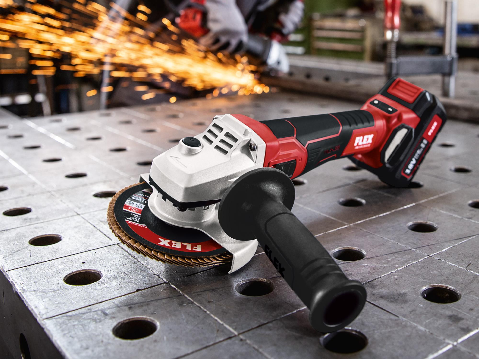 Cordless angle grinder with a brushless motor