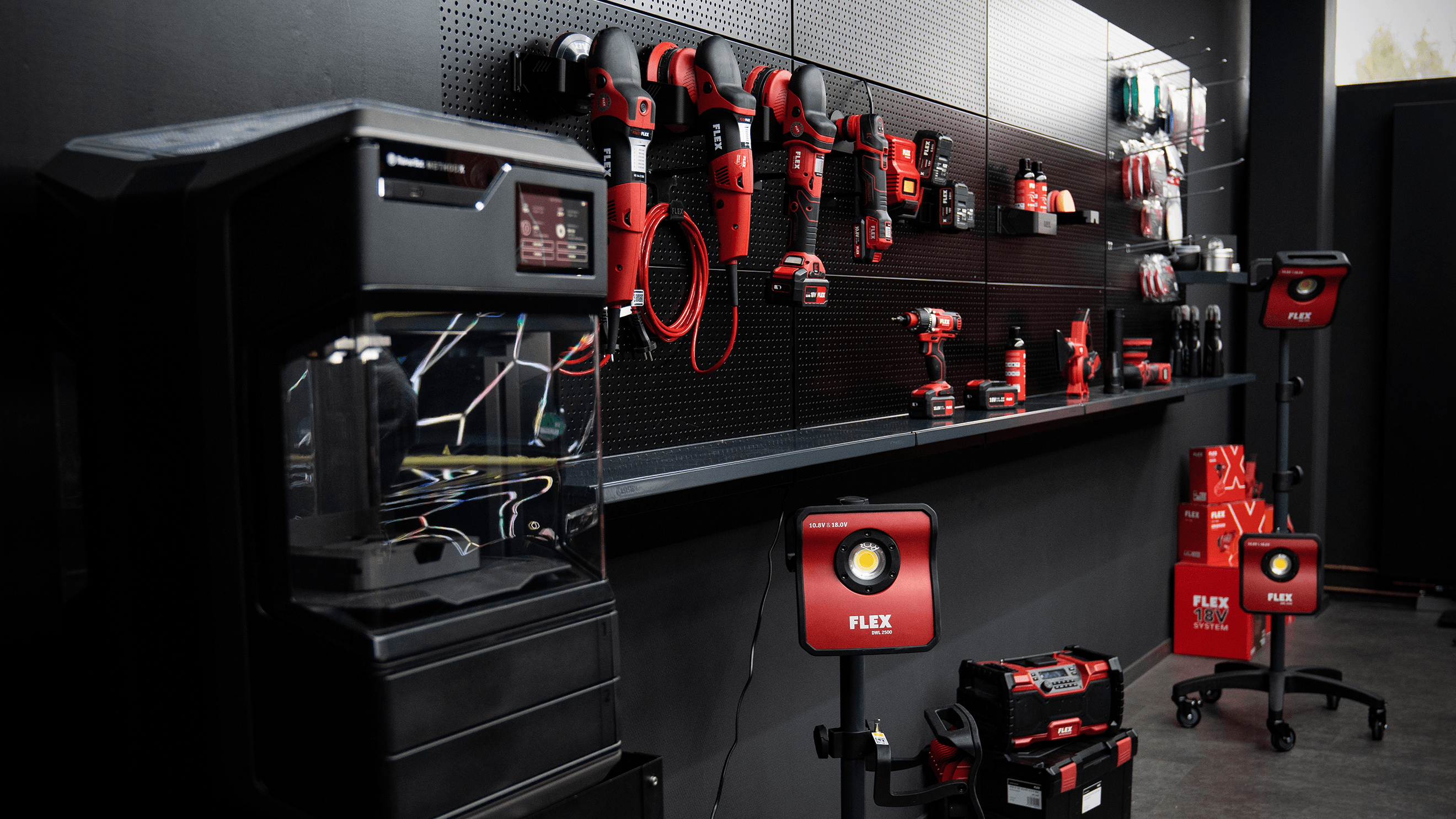 FLEX 3D-Druckdaten für Maschinen-Wandhalterungen und FLEX Maschinen in Detailing Halle 