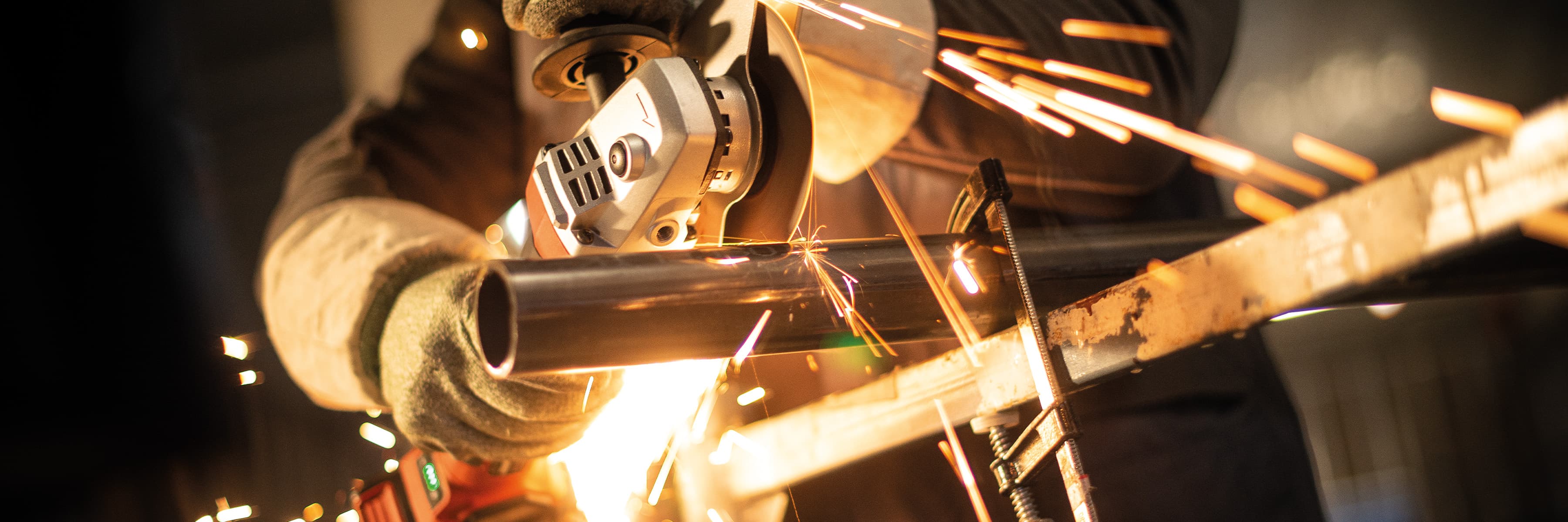 Kulmahiomakoneet Metallin katkaisuhionta